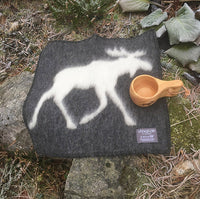 Tursett – Wool Seat Pad with Moose (Elg) Embroidery